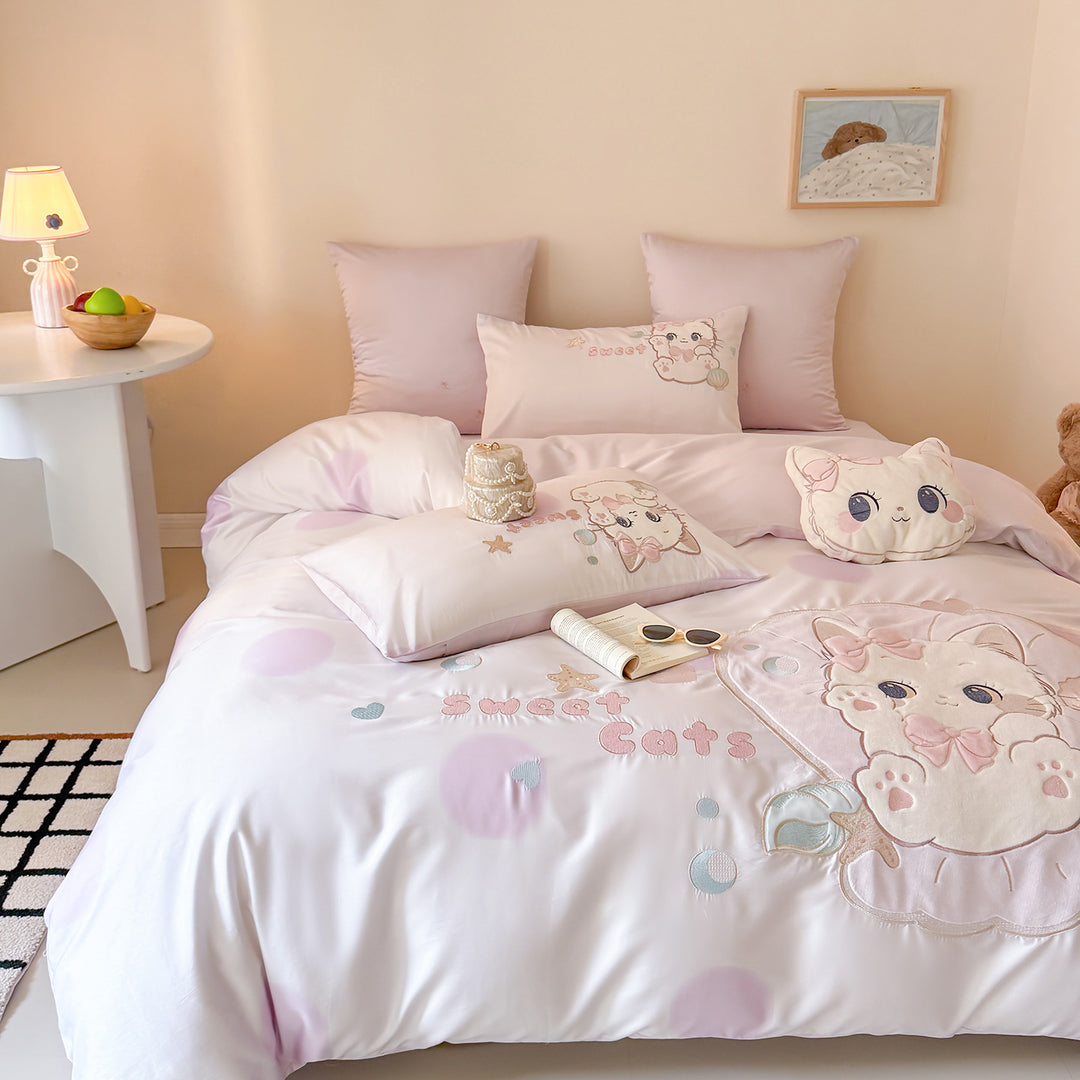 Mädchen-Bettwäschegarnitur im Kawaii‑Look mit Samt‑Applikation und bestickten Katzenmotiven