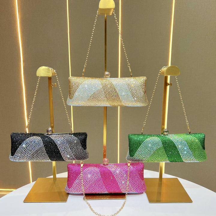 Glamouröse mit Strass besetzte Clutch
