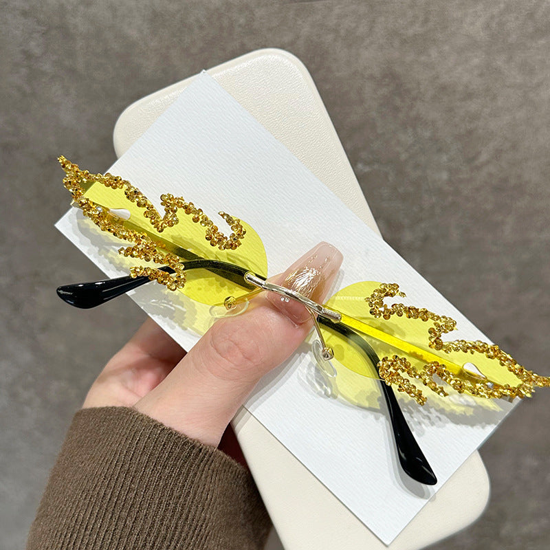 Glamouröse mit Strass verzierte Katzenaugen-Sonnenbrille