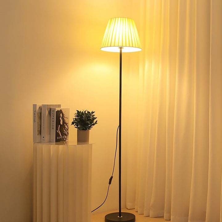 Elegante Minimalistische Stehlampe