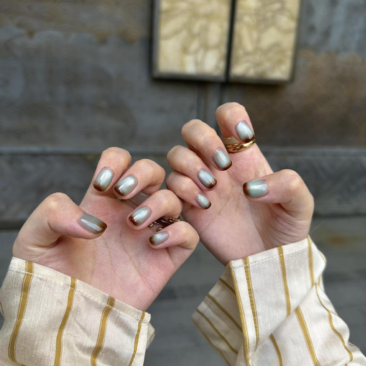 Glamouröse Kunstnägel Im Eleganten French-Style Karnz
