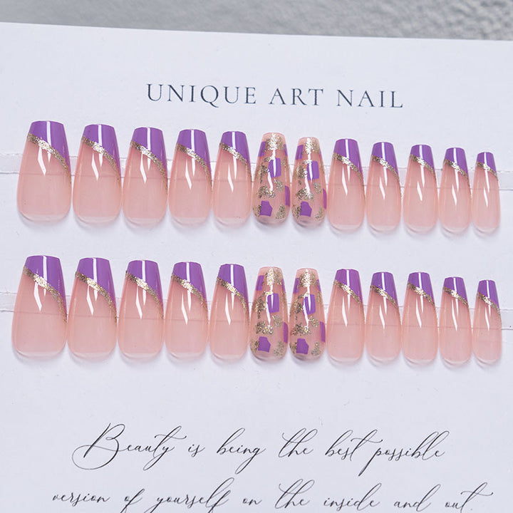 Dekorative Acryl-Nagelverlängerungen