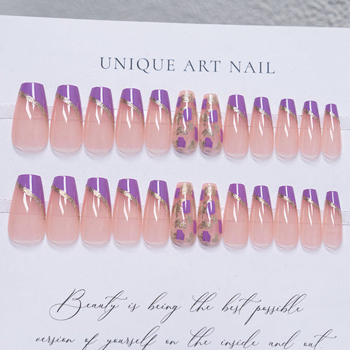 Dekorative Acryl-Nagelverlängerungen