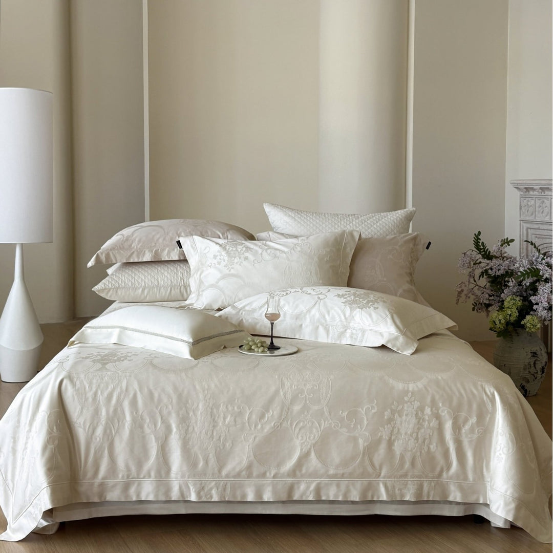 Premium Jacquard Damask Bettwäsche Ensemble mit gequilteten Euro Kissen