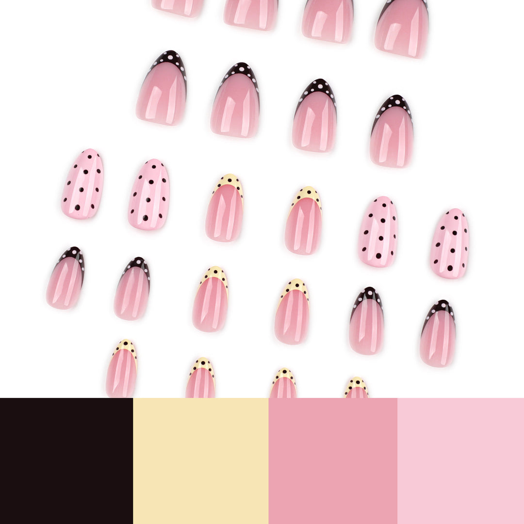 Künstliche Nagelkunst im eleganten Design mit kreativen Akzenten Karnz