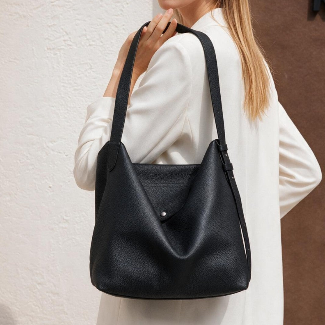 Skulpturale genoppte Leder-Optik Hobo Schultertasche mit verstellbarem Schnallenriemen