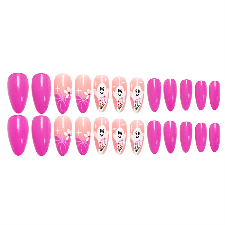 Kreative Nagelspitzen mit Geisterdesign und Blütenmotiven Karnz