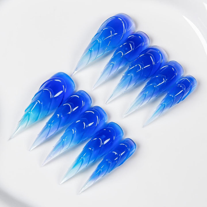 Künstlerische Ombre Stiletto Nagelspitzen