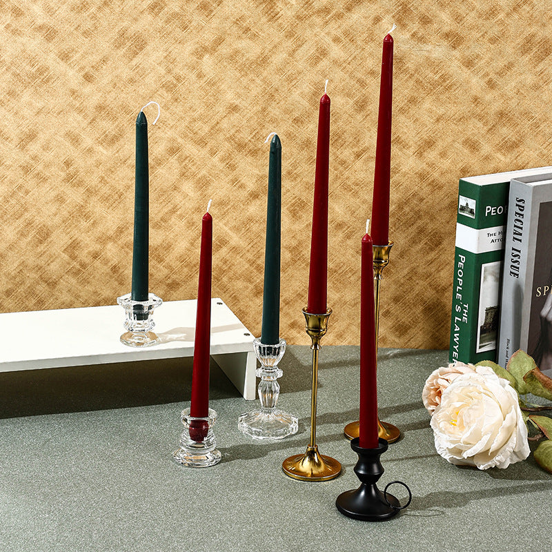 Geruchloses Slim Taper Kerzenpaar mit klaren Kristallglas-Kerzenhaltern