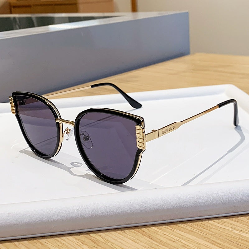 Damen Cat-Eye Sonnenbrille mit eleganten akzentuierten Gläsern Karnz