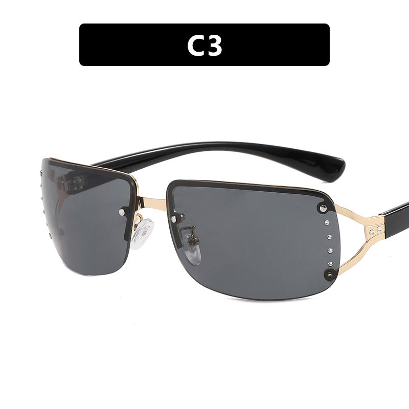 Damen extravagante Sonnenbrille im modernen Design mit feinen Akzenten Karnz
