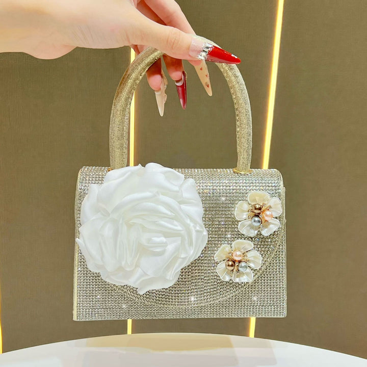 Blumengeschmückte Handtasche für den Abend