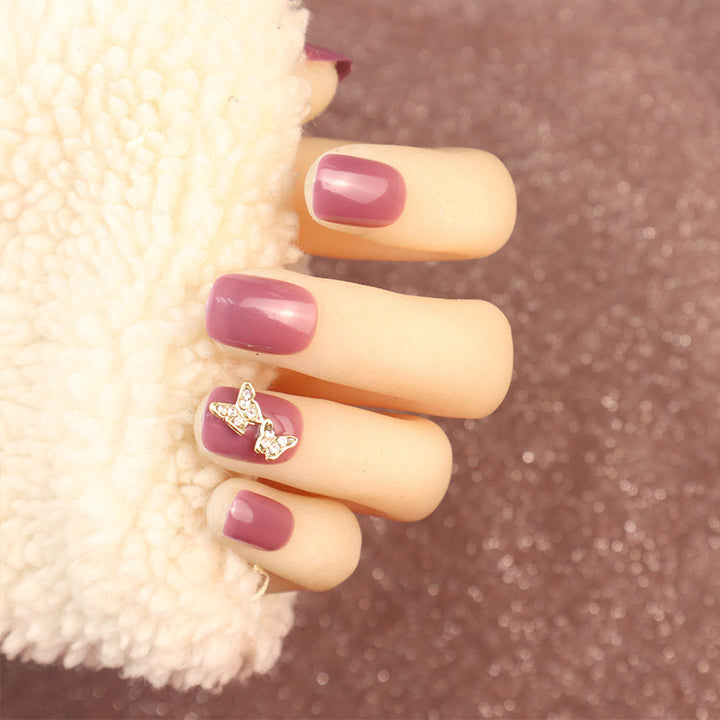 Elegante Druck-Nagelset mit Schmetterlingsakzent