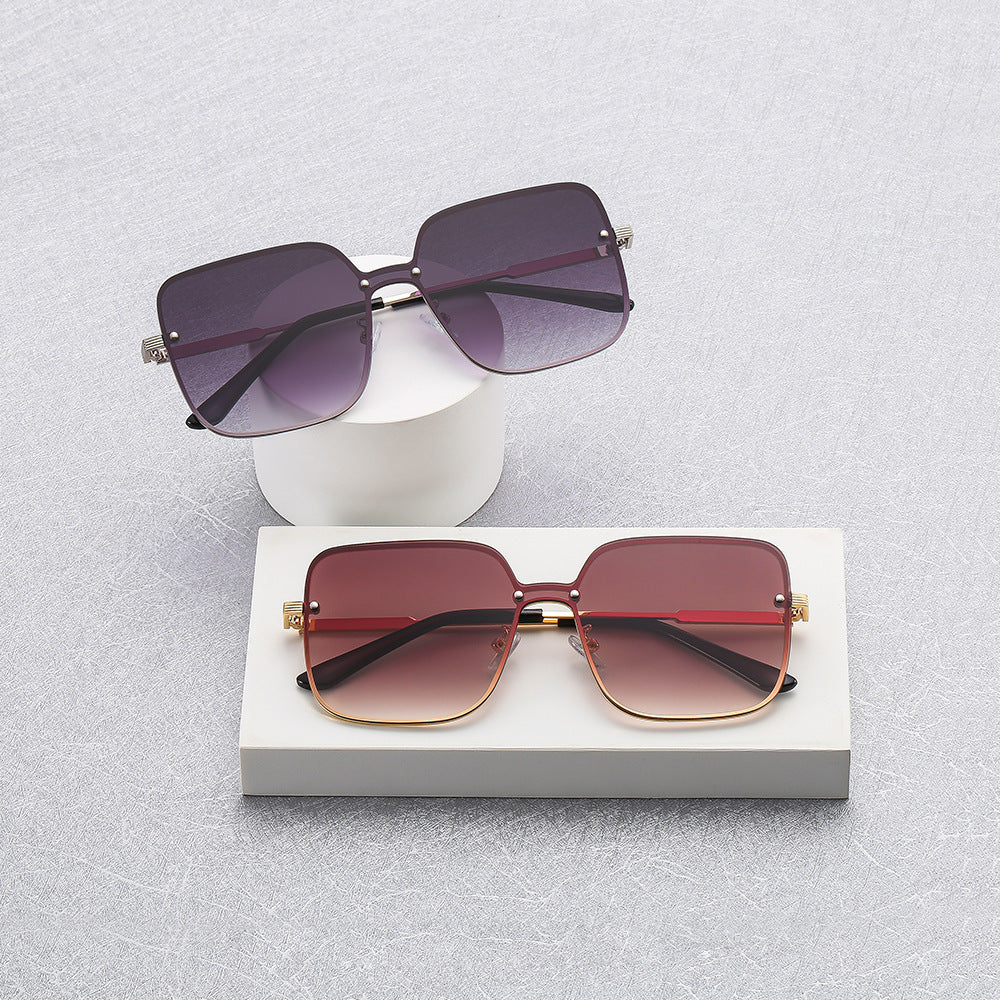 Damen Sonnenbrille im exzentrischen quadratischen Design mit hochwertigem Metallrahmen Karnz