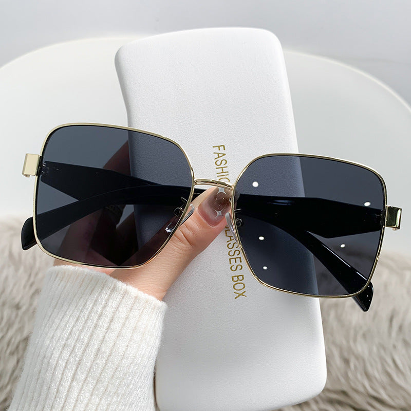 Damen stilvolle quadratische Sonnenbrille mit geschwungenem Rahmen Karnz