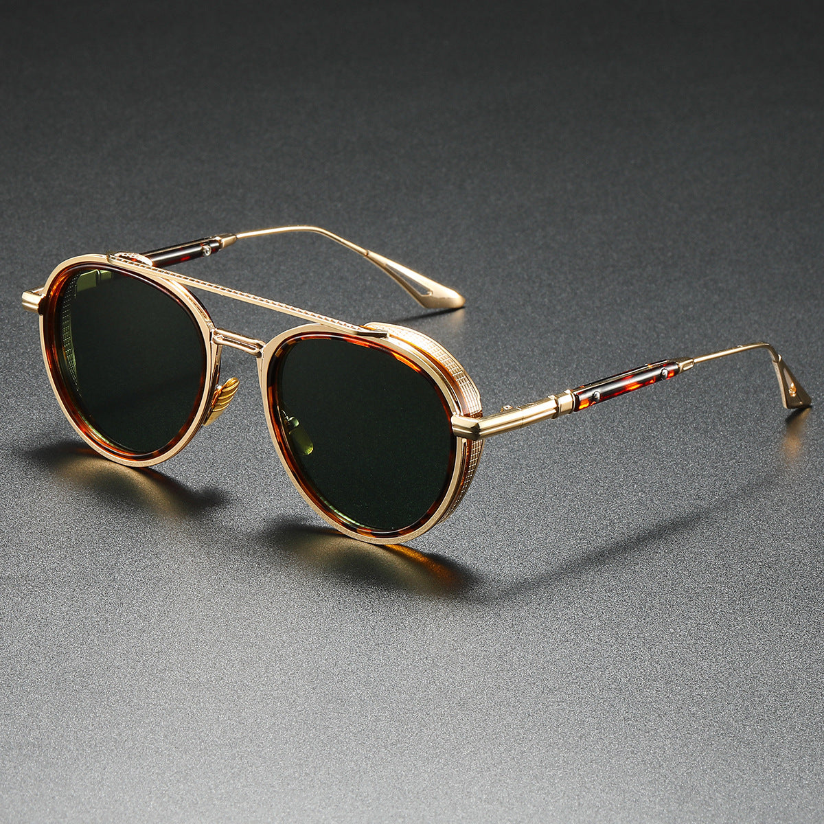 Damen Designer-Sonnenbrille mit luxuriösem Metallrahmen und Retro-Akzenten Karnz