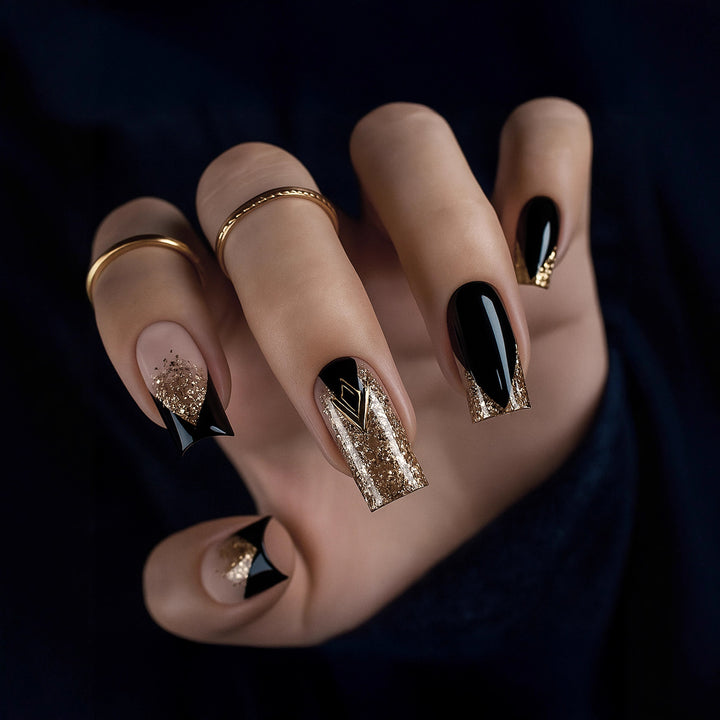 Glamoröse schimmernde Nagelkunstverlängerungen Karnz