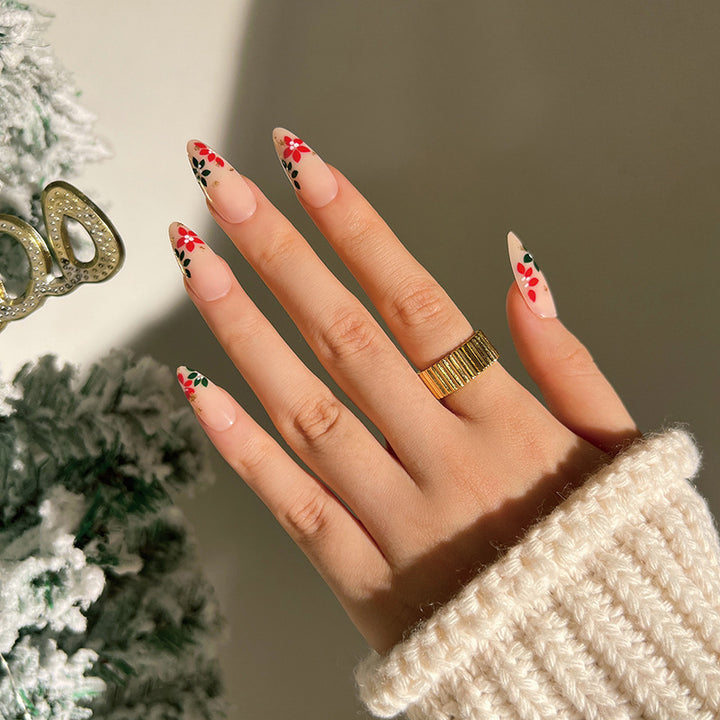 Elegante Acryl-Nägel mit goldenen Akzenten Karnz