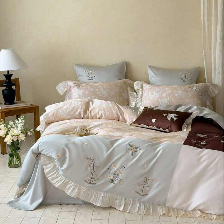 Satin-Mischgewebe Botanisch Bestickte Bettwäsche Set mit Rüsche Saum und Kontrastpanel