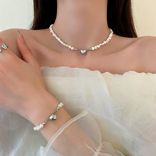 Elegantes Silberperlenarmband mit Herzdetails Karnz