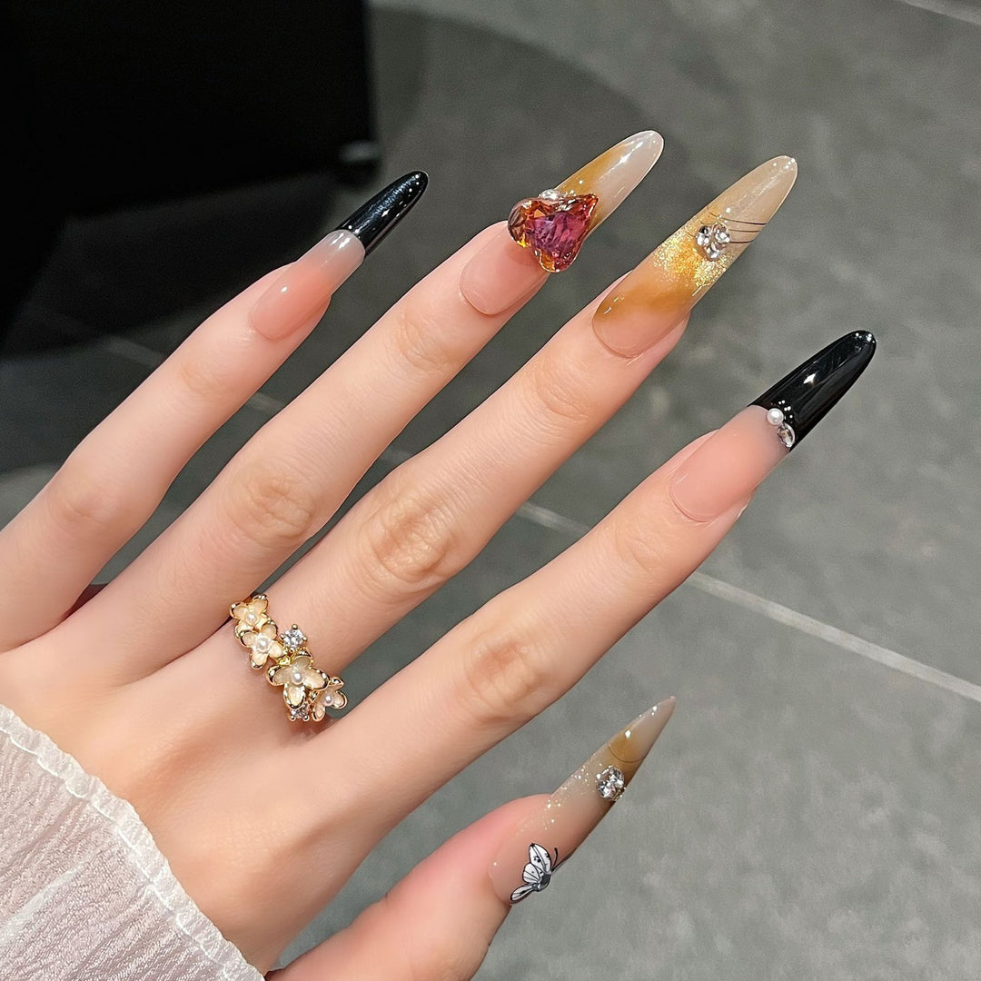 Künstlerische 3D-Schmetterlings- und Edelstein-Nagelverlängerungen Karnz