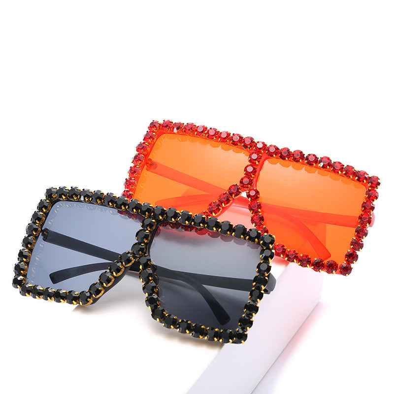 Damen modische Sonnenbrille mit Strassverzierung Karnz