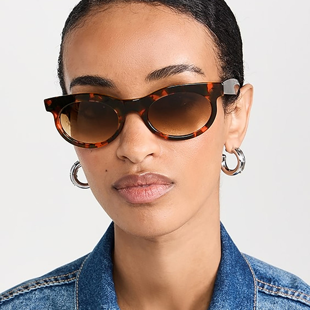 Damen trendige Sonnenbrille mit stilvollem Design aus robustem Kunststoff Karnz