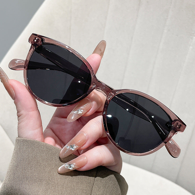Damen modische Sonnenbrille im eleganten Formdesign Karnz
