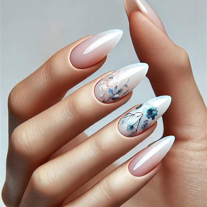 Kunstnägel mit Blumendesign und Glanz Karnz