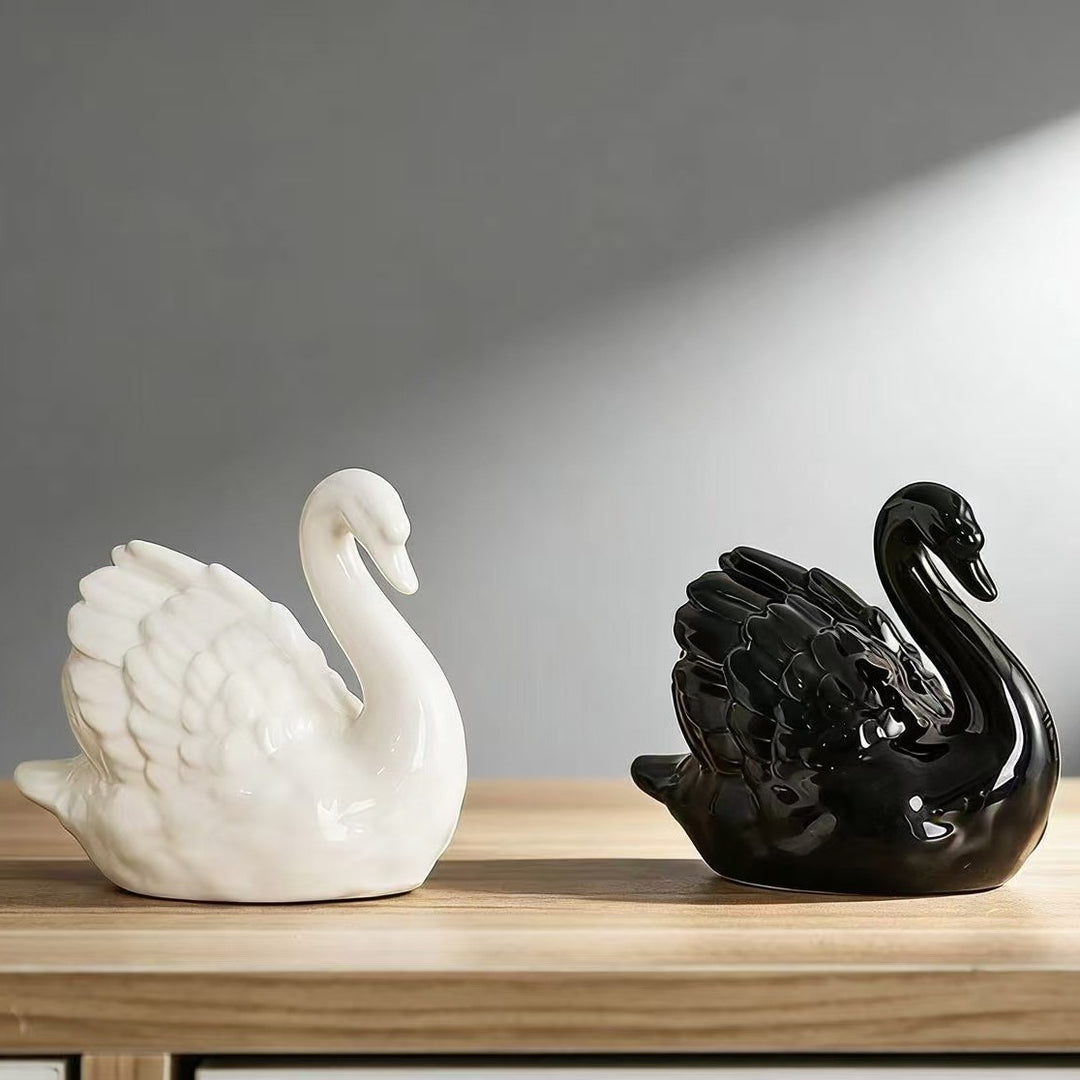 Elegante Keramikschwanfigur Karnz