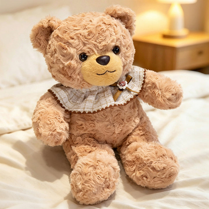 Locken-Fell Teddybär mit Rüschenschal und gestickter Nase Karnz