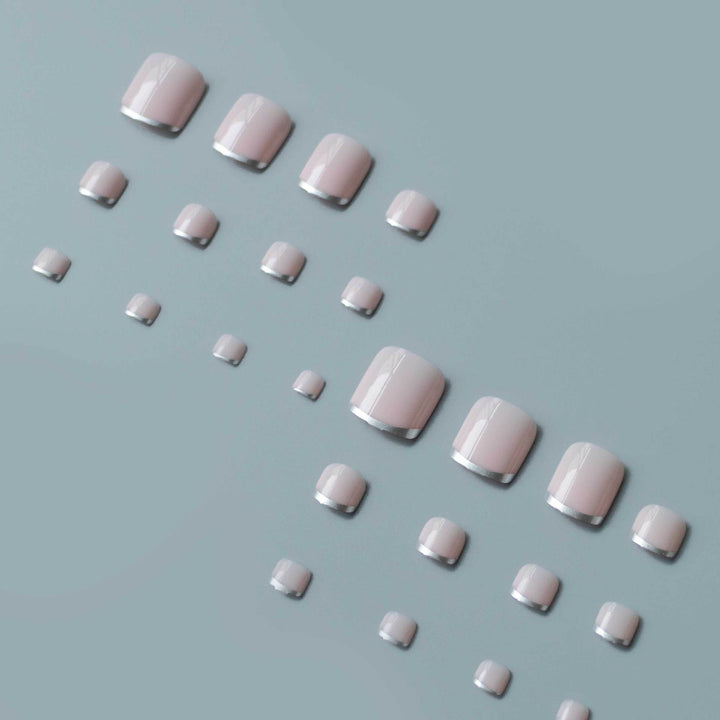 Stylisches Metallic French Tip Pediküre-Set