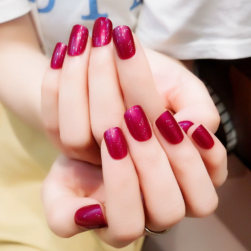 Glänzende Gel-Nagelerweiterungen Karnz