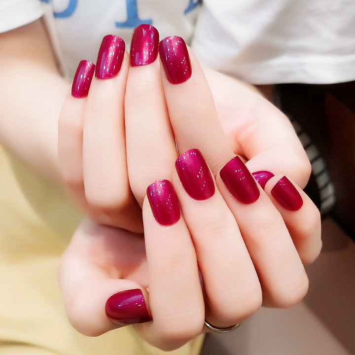 Glänzende Gel-Nagelerweiterungen Karnz