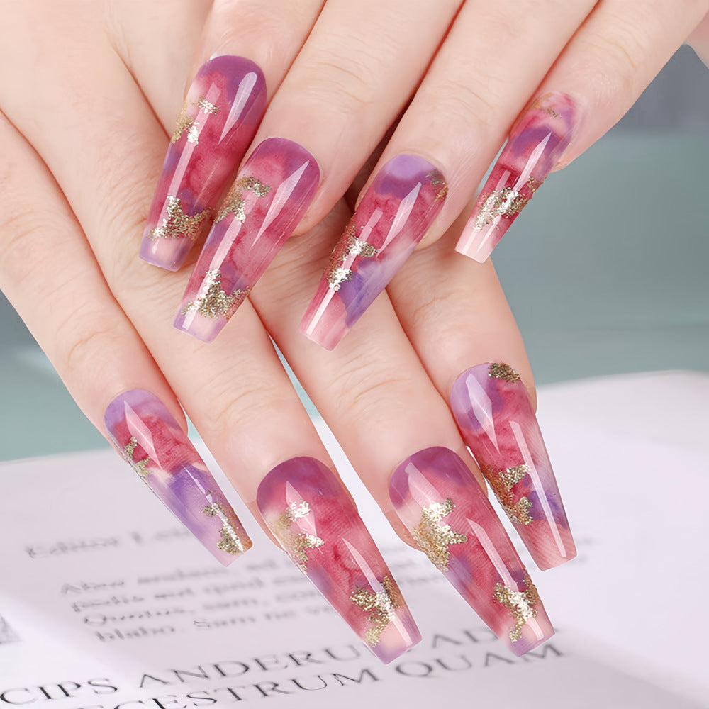 Elegante Kunstnägel mit Glitzer-Akzenten Karnz