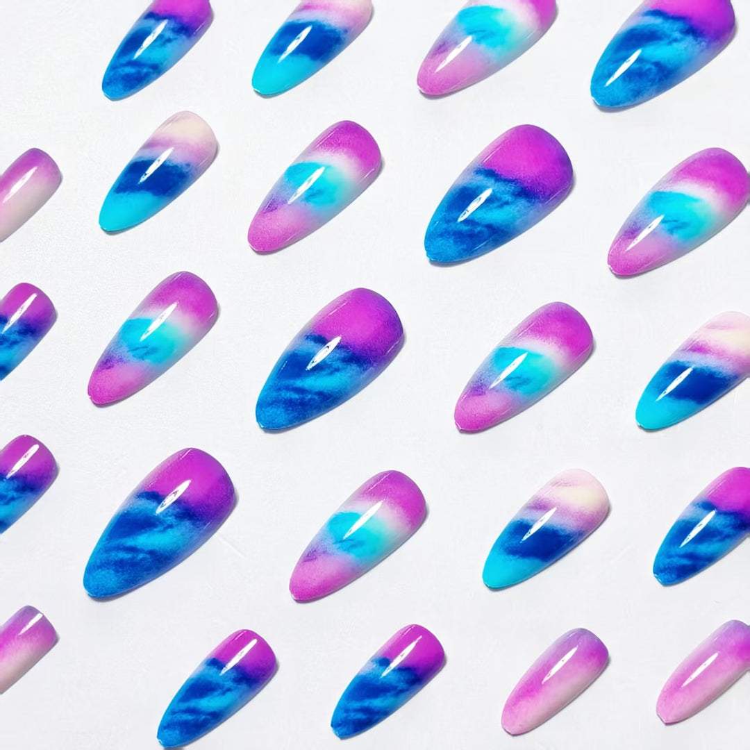 Kreative Kunstnägel Im Modernen Ombre-Design Karnz