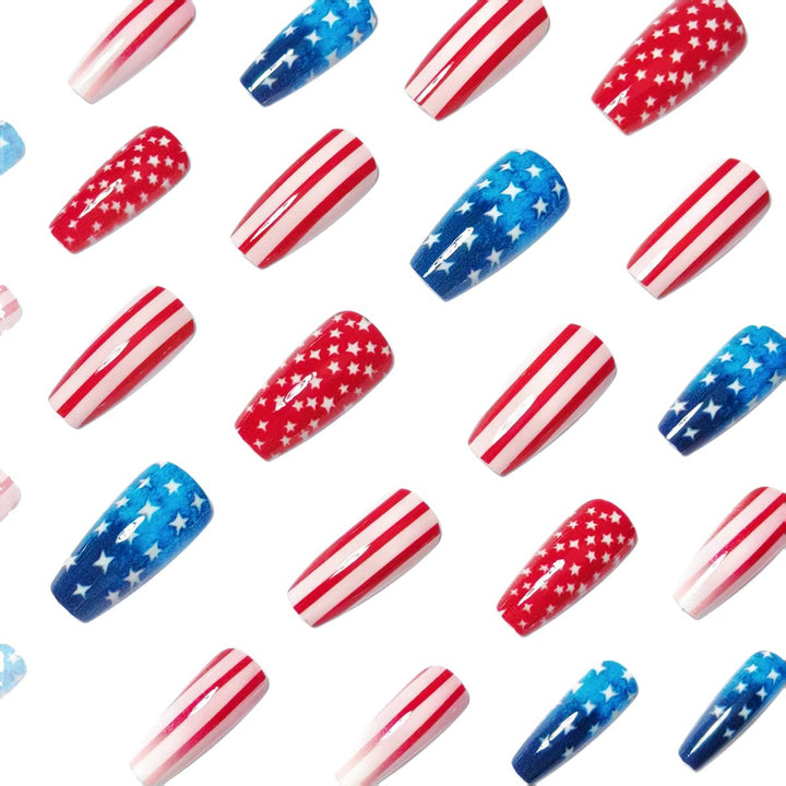 Kunstnägel Im Patriotischen Sternen- und Streifen-Design Karnz
