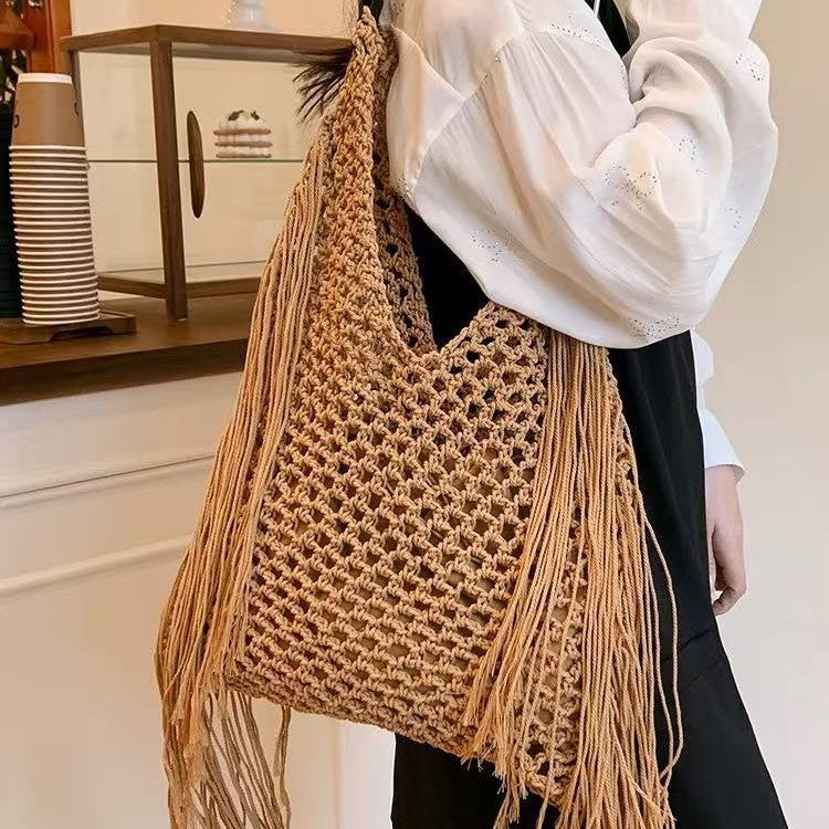 Damen Makramee Handtasche mit fransigen Details Karnz