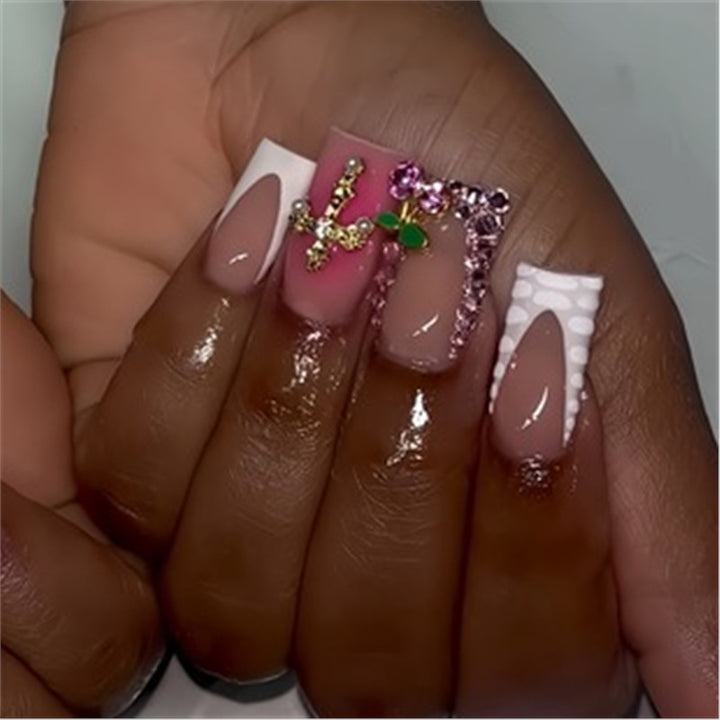 Künstlerisches Press-On-Nagelset mit Premium-Verzierungen Karnz
