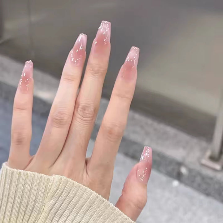 Elegante Kunstnägel Karnz