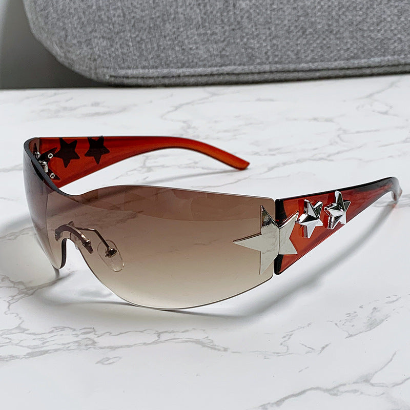 Damen stylische Sportsonnenbrille mit Drittelrahmen und auffälligen Sternenakzenten Karnz