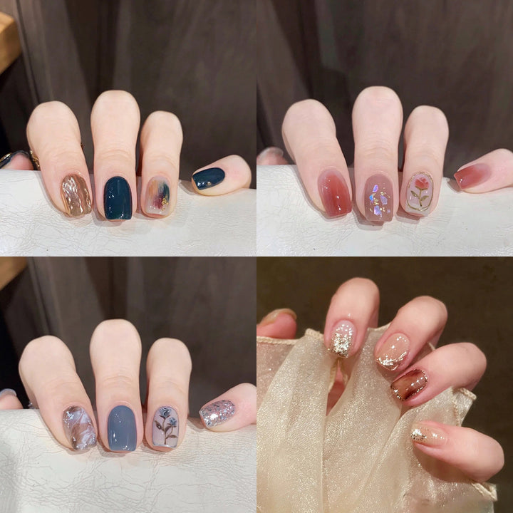 Kunstvolle Nagelverzierung mit Glitzerdetails Karnz