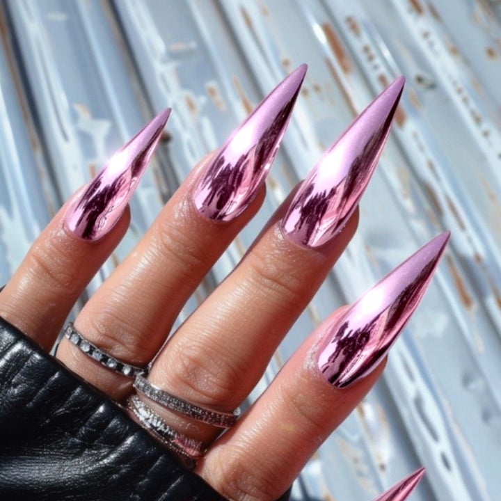 Glamouröser Stiletto Press-On Nagel Set Karnz