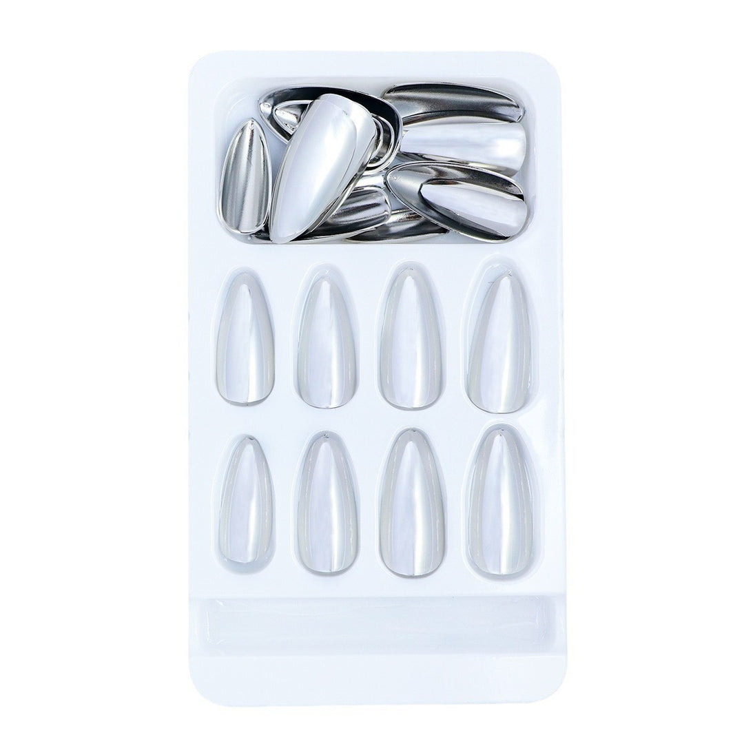 Elegantes Spiegel-Finish Press-On Nail Set Karnz