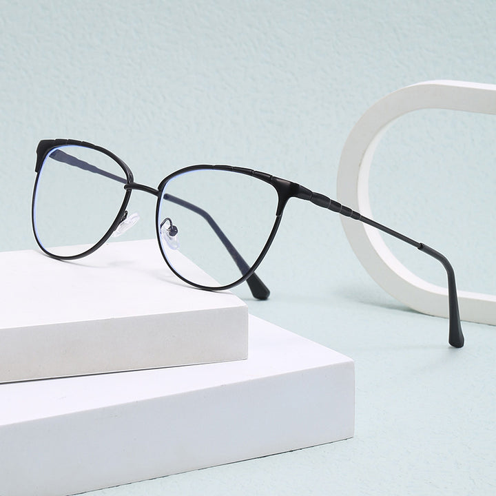 Damen Cat-Eye Brille mit feinen Metallakzenten Karnz