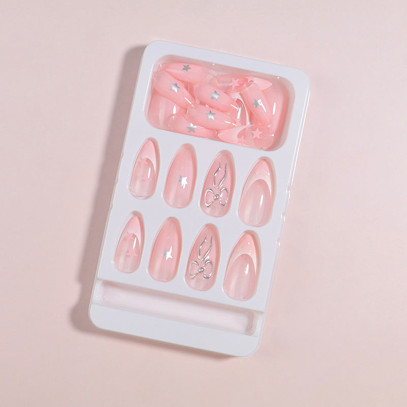Premium Press-On Nail Set mit dekorativen Akzenten Karnz