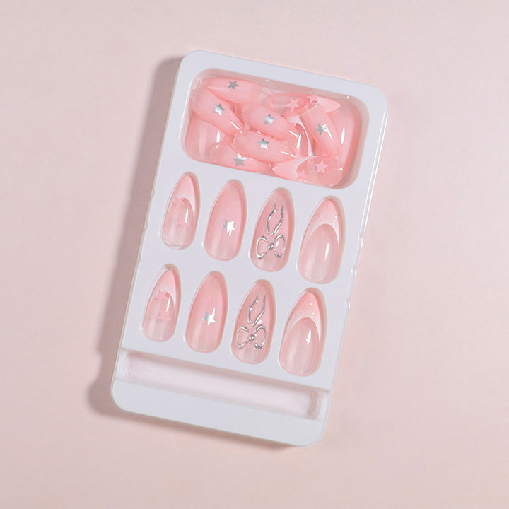 Premium Press-On Nail Set mit dekorativen Akzenten Karnz