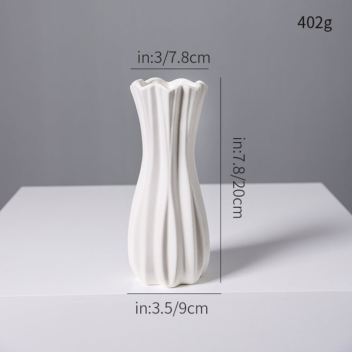 Moderner minimalistischer dekorativer Keramikvase