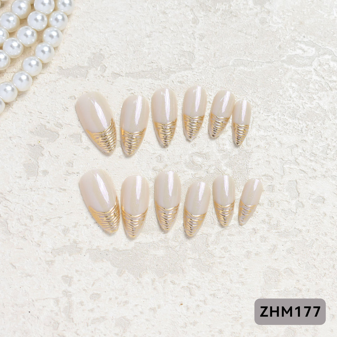 Künstlerisches Press-On-Nagelset mit Kirschblütenmuster Karnz