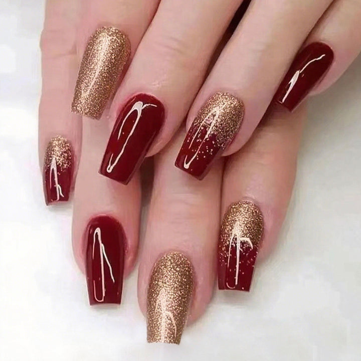 Kunstnägel mit Glamourösem Glitzer-Design und Hochglanz-Finish Karnz